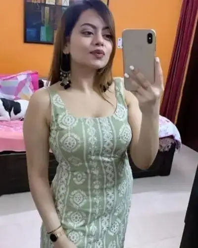 Call Girl in Hindaun